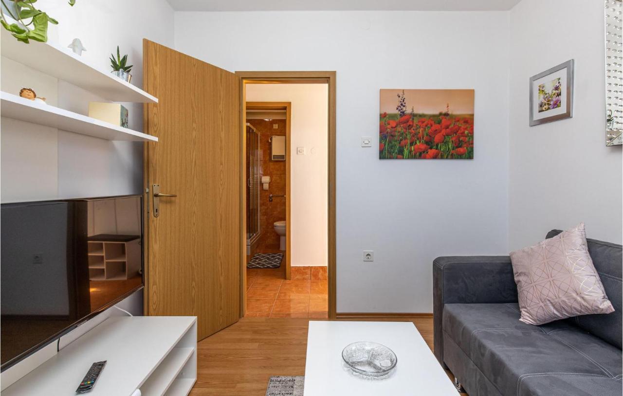 Amazing Apartment In Kostrena With 1 Bedrooms And Wifi Екстер'єр фото