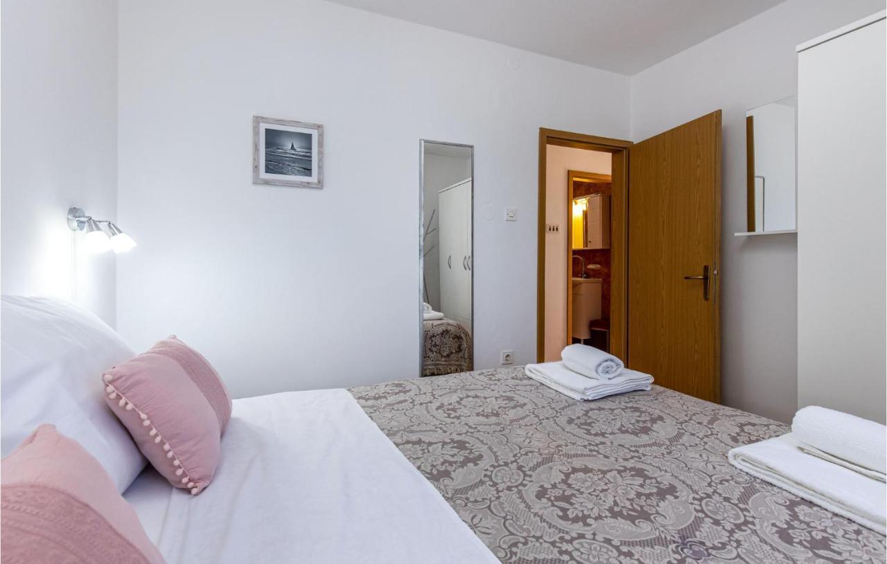 Amazing Apartment In Kostrena With 1 Bedrooms And Wifi Екстер'єр фото
