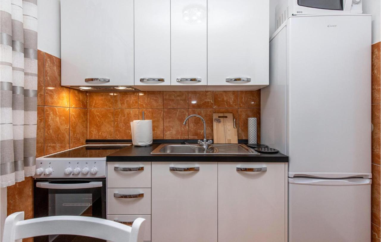 Amazing Apartment In Kostrena With 1 Bedrooms And Wifi Екстер'єр фото